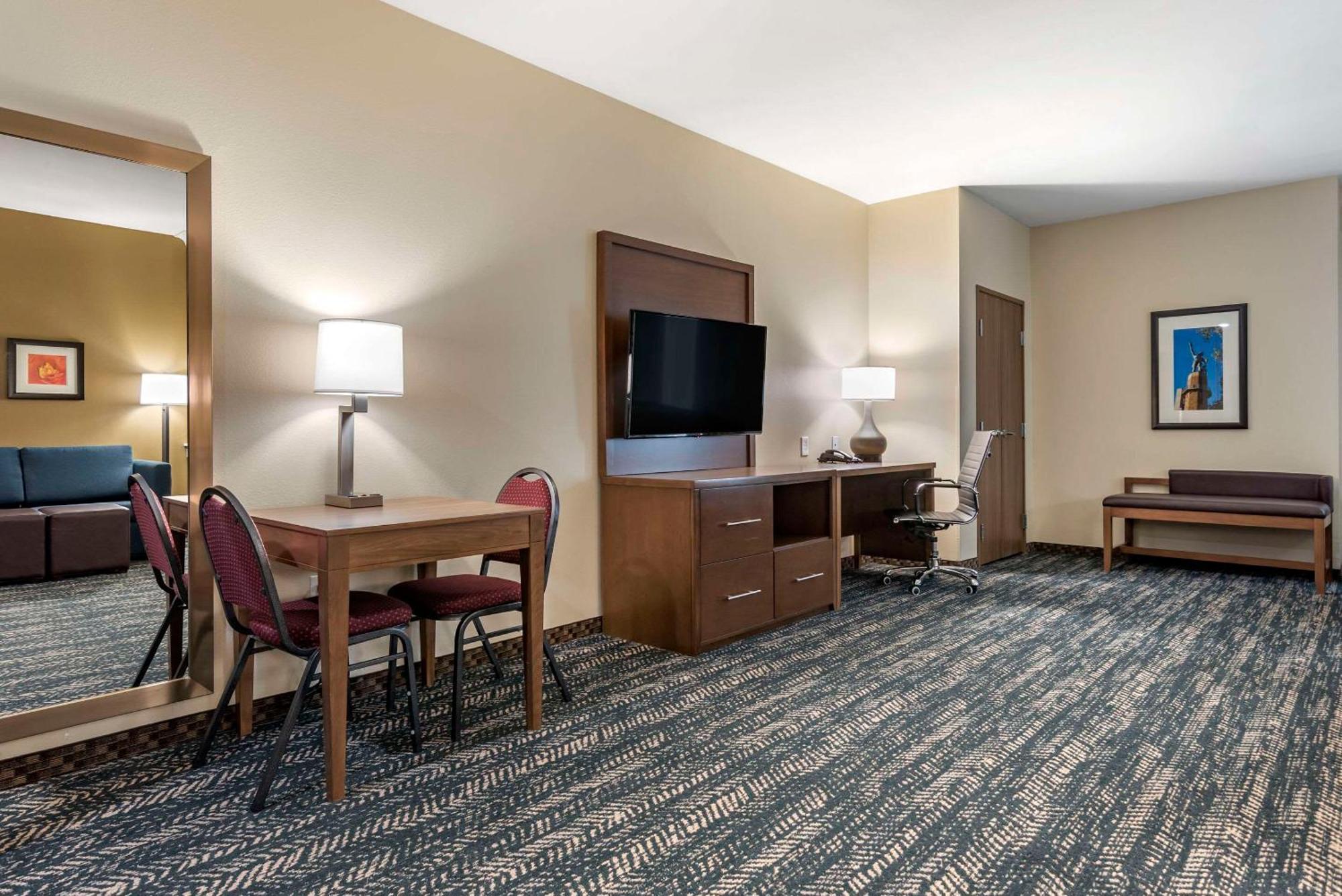 Comfort Inn & Suites Downtown Near University Тъскалуса Екстериор снимка